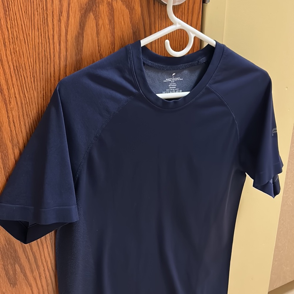 Fabletics athletic shirt. - Picture 2 of 4